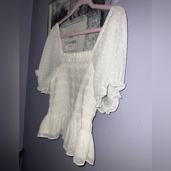 (SOLD) EXPRESS WHITE TOP WITH PUFF SLEEVES PRELOVED - Picture 5 of 5